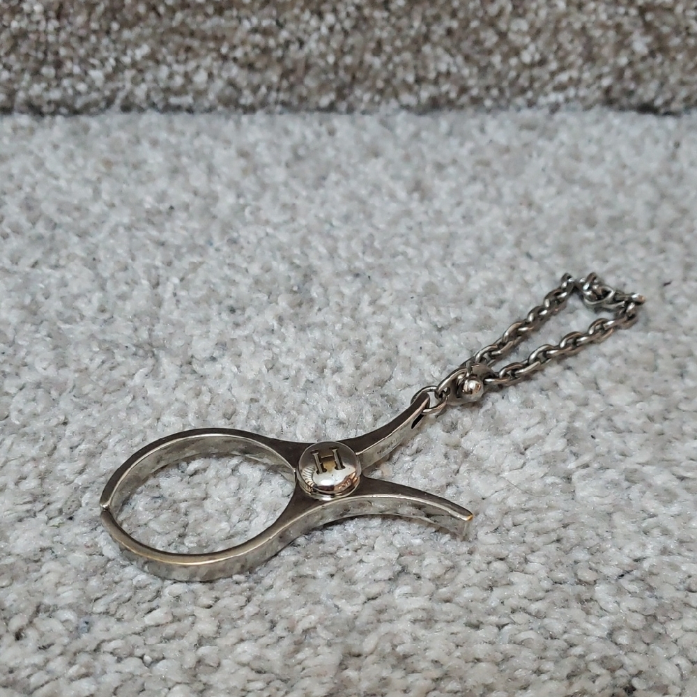 Hermes Elegant Silver Glove Clip , Scarf Clip, Keychain Accessory - Picture 1 of 3